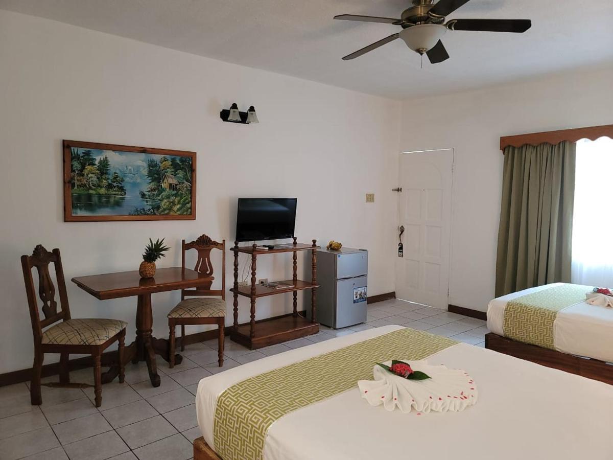 Merrils Beach Resort II Negril Esterno foto