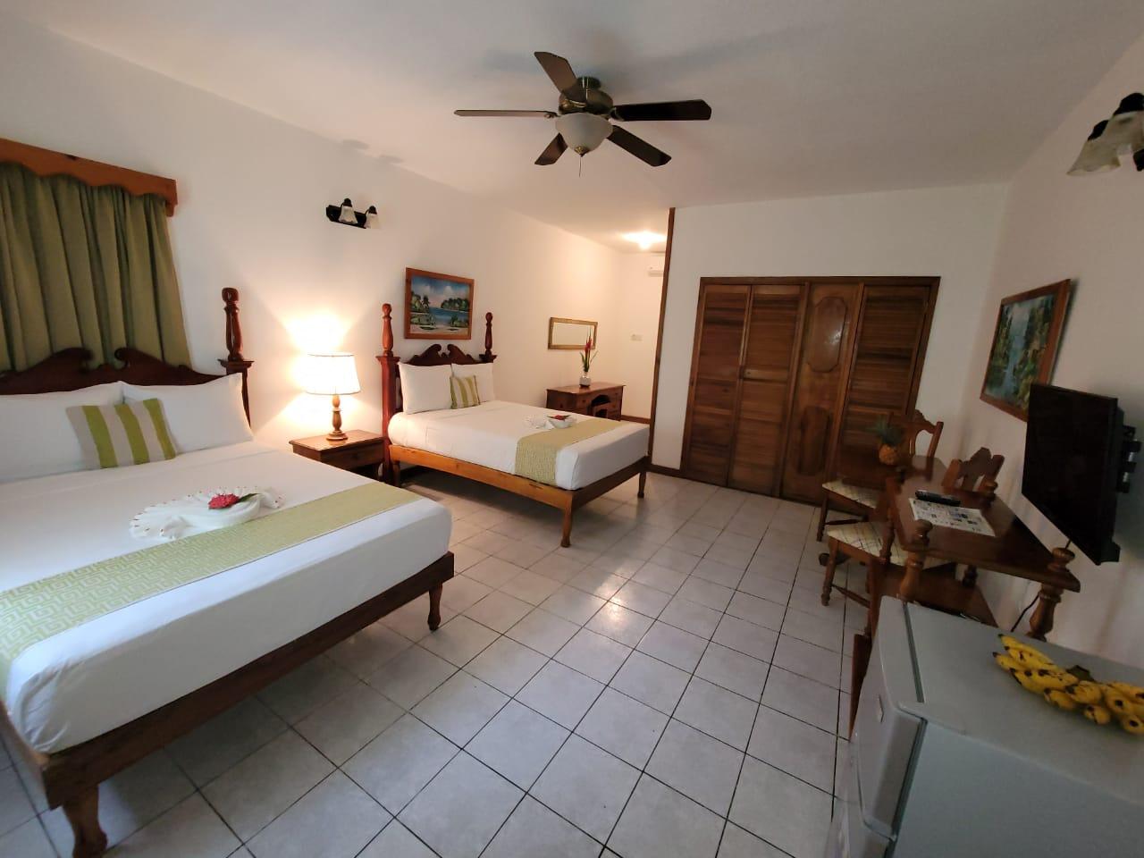 Merrils Beach Resort II Negril Esterno foto