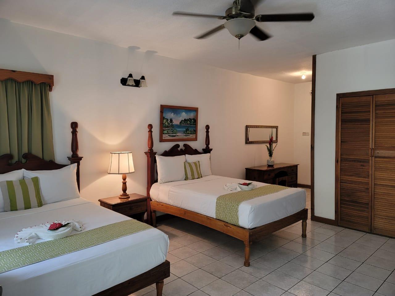 Merrils Beach Resort II Negril Esterno foto