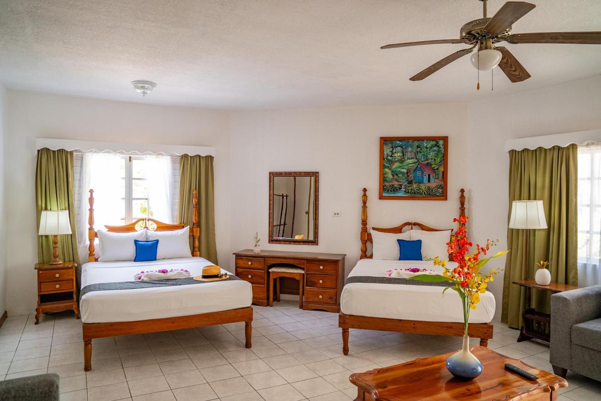 Merrils Beach Resort II Negril Esterno foto
