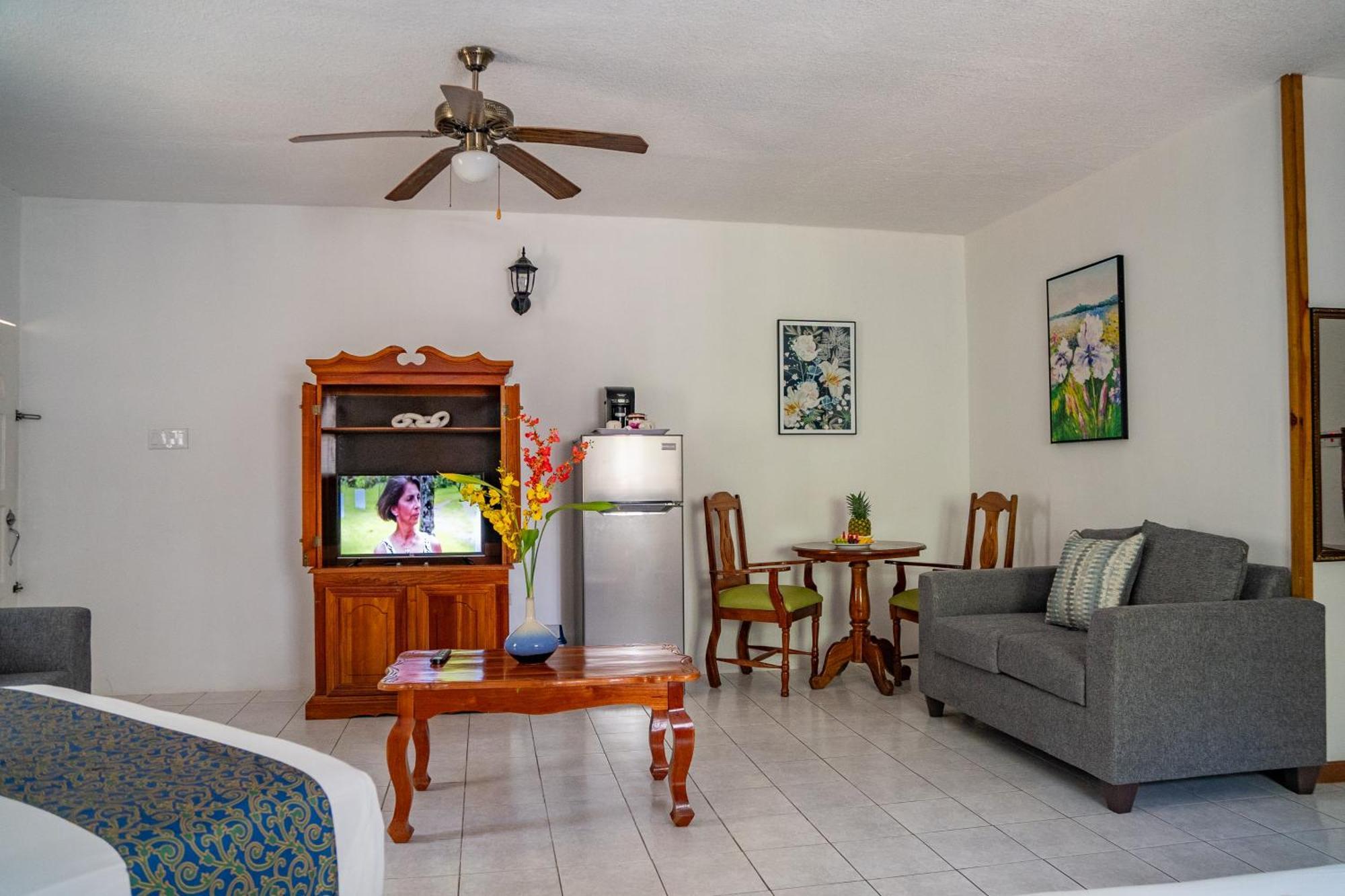 Merrils Beach Resort II Negril Esterno foto