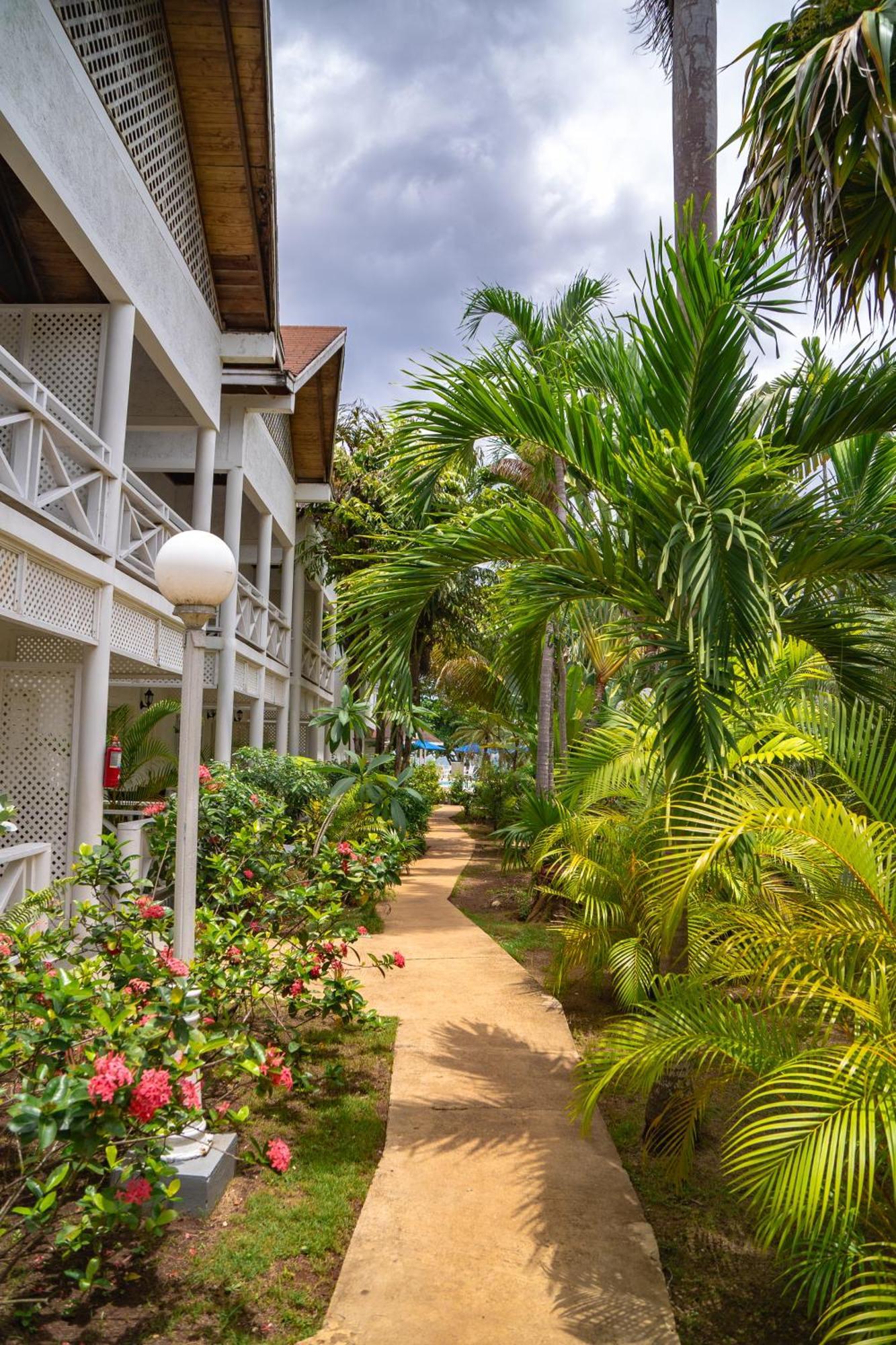 Merrils Beach Resort II Negril Esterno foto