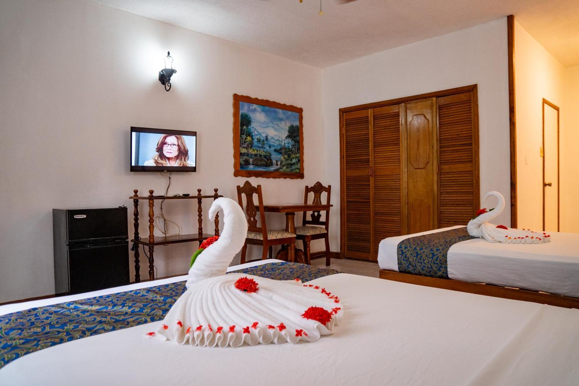 Merrils Beach Resort II Negril Esterno foto