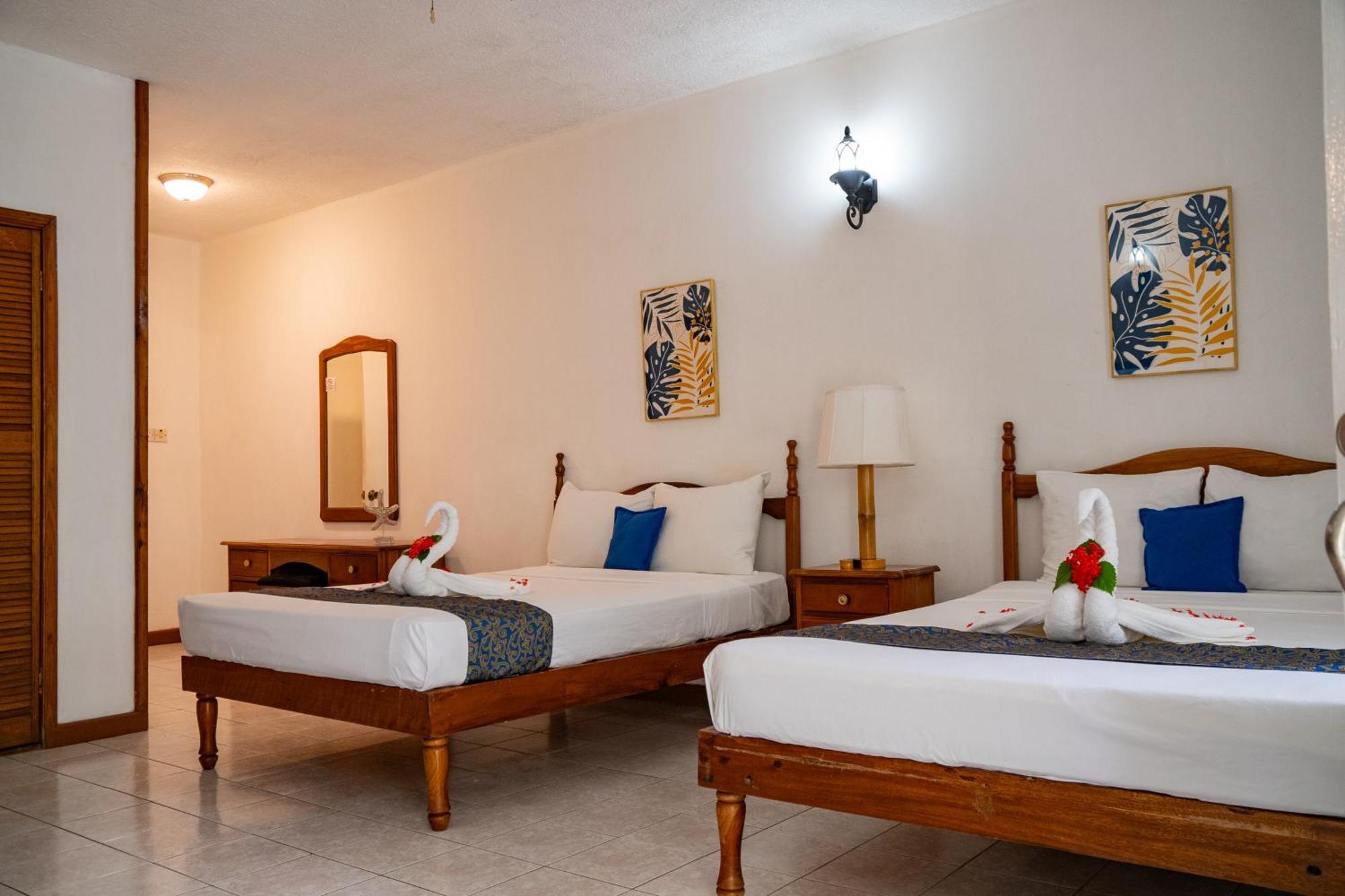 Merrils Beach Resort II Negril Esterno foto