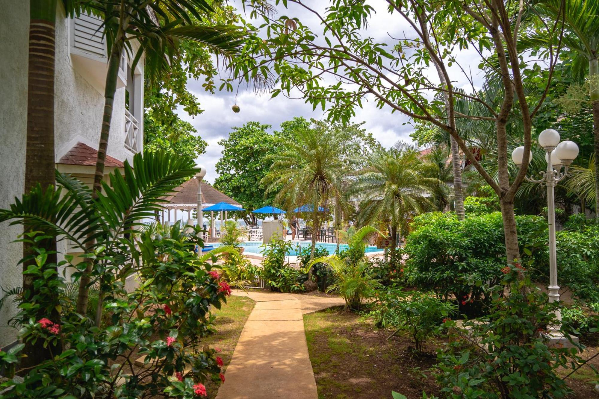 Merrils Beach Resort II Negril Esterno foto
