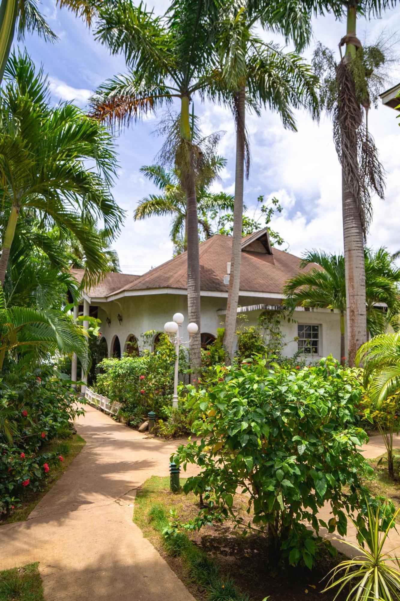 Merrils Beach Resort II Negril Esterno foto