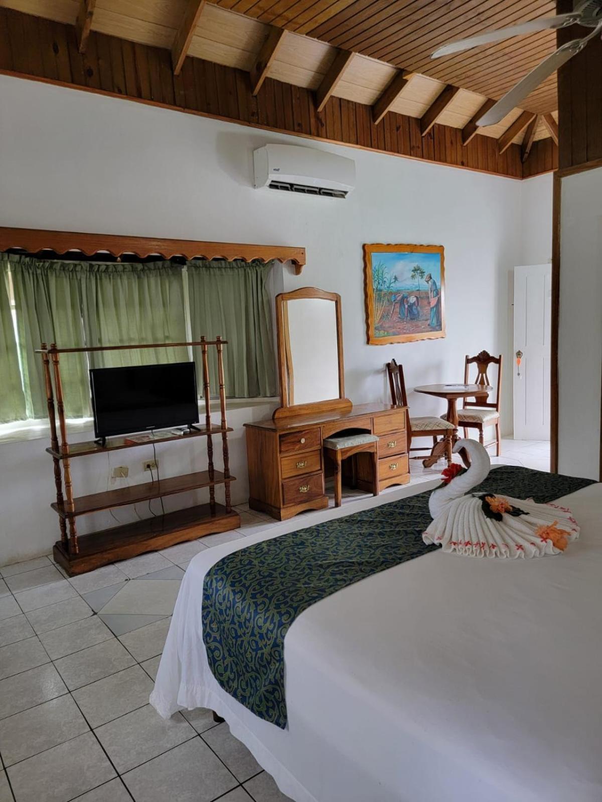 Merrils Beach Resort II Negril Esterno foto