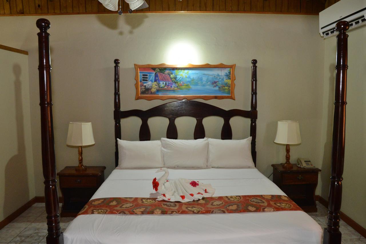 Merrils Beach Resort II Negril Esterno foto