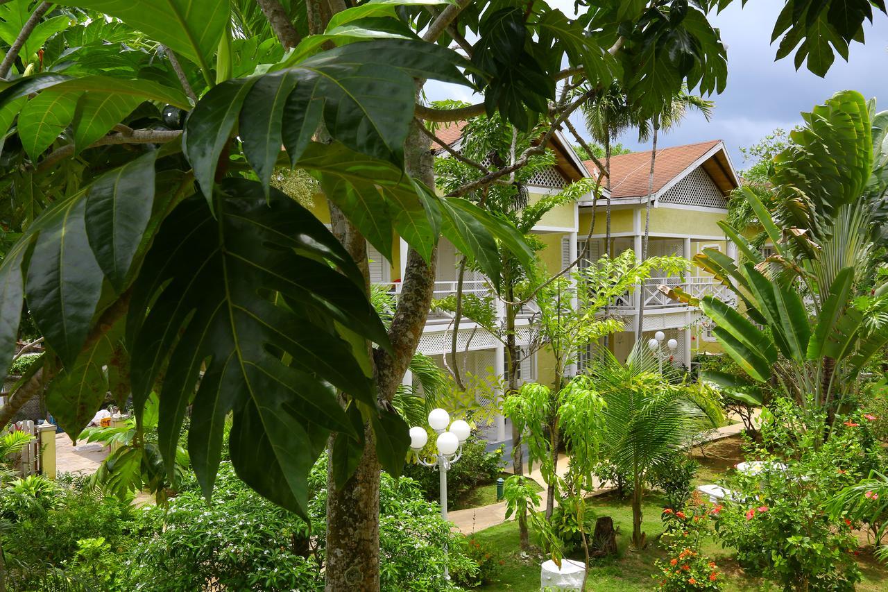 Merrils Beach Resort II Negril Esterno foto